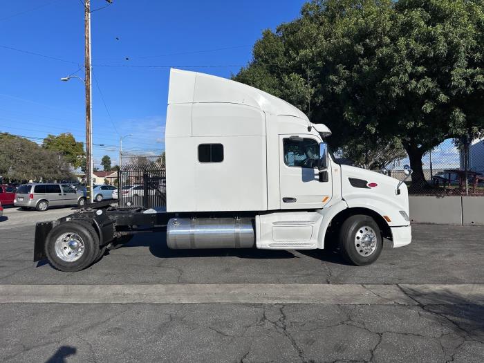 2015 Peterbilt 579-2