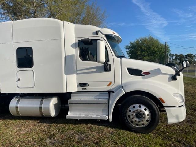 2021 Peterbilt 579-3