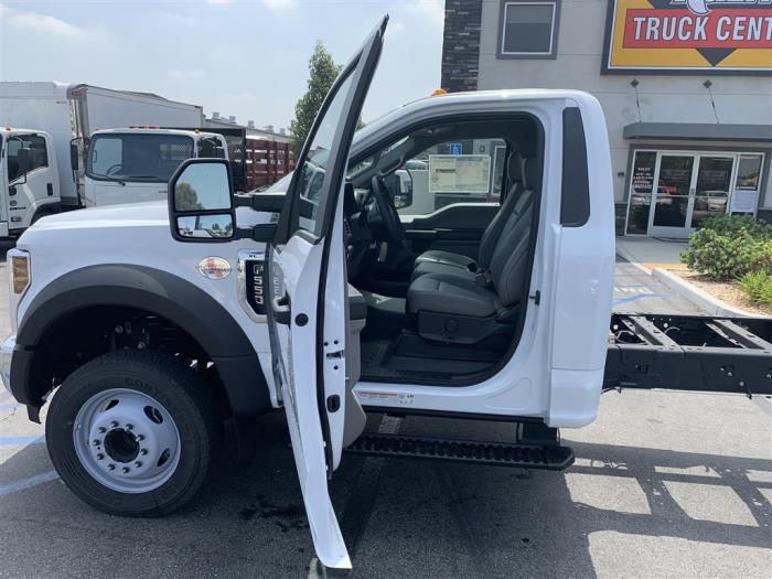 2024 Ford F-550-12