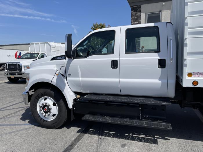 2025 Ford F-650-12
