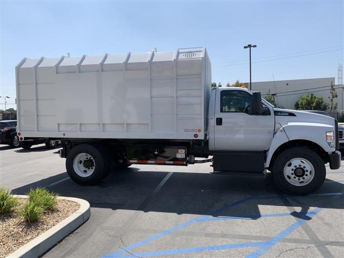 2025 Ford F-750-6