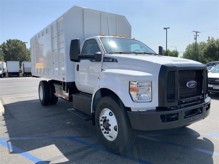 2025 Ford F-750-7