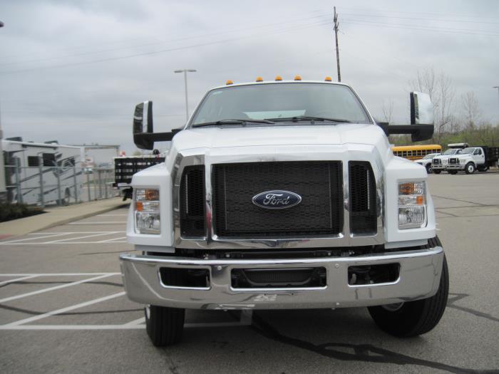 2025 Ford F-750-3