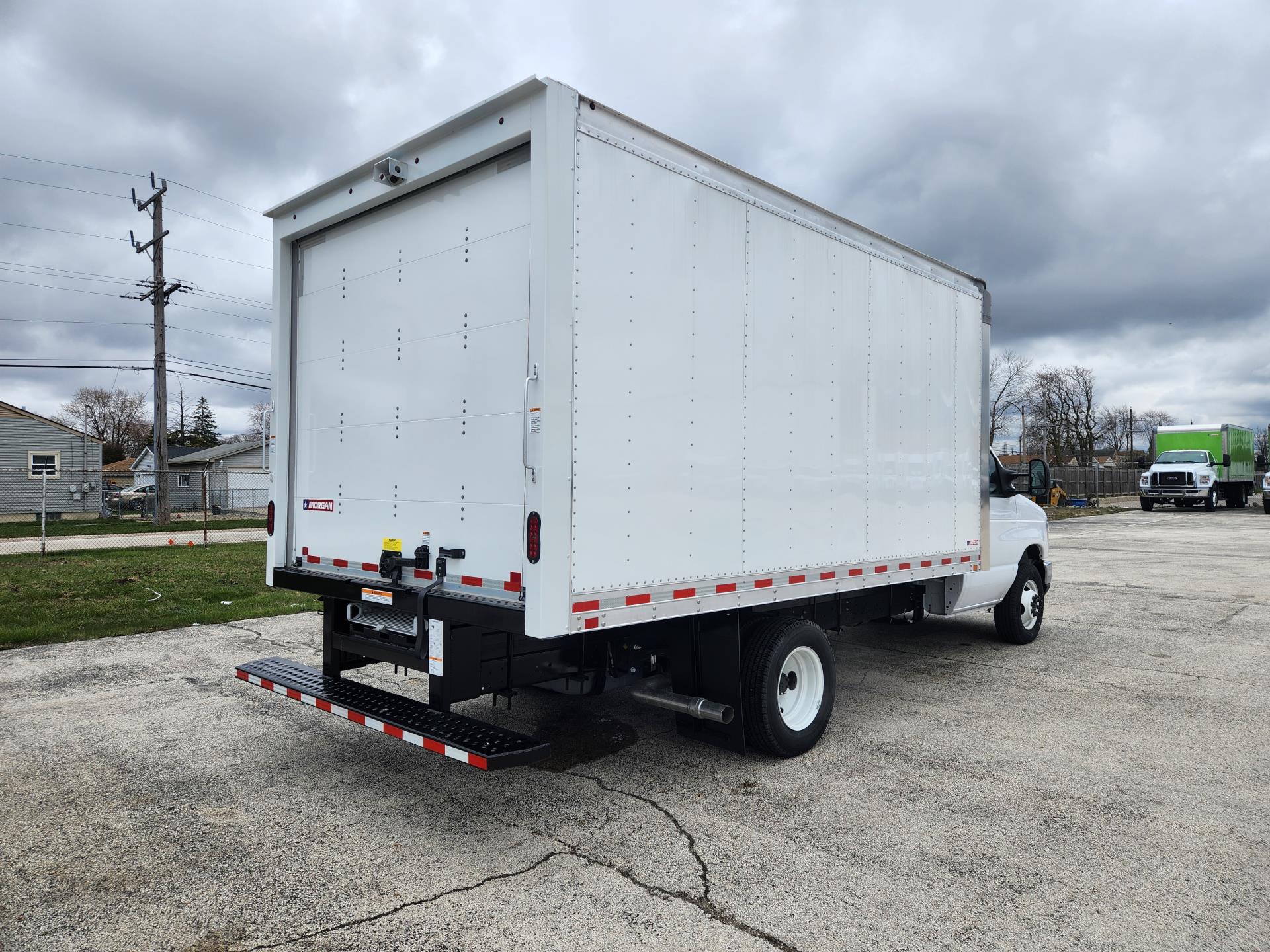 2024 Ford E-350 RWD, Box Truck for sale #1704920 - photo 6