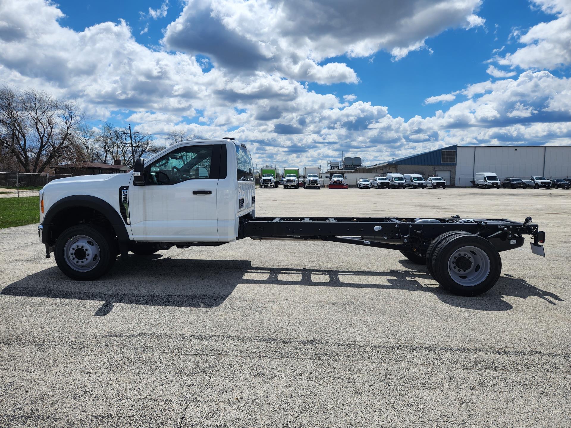 2023 Ford F-450 Regular Cab DRW 4x2, Cab Chassis for sale #1705432 - photo 3