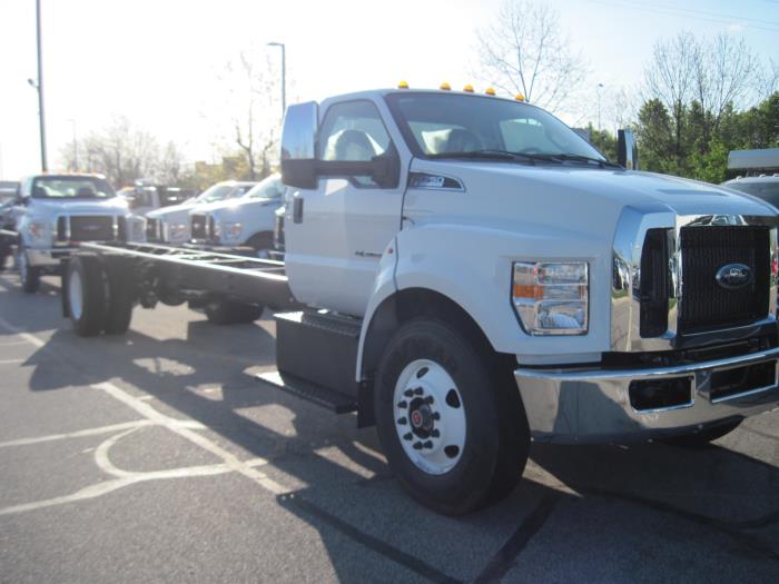 2025 Ford F-750-6