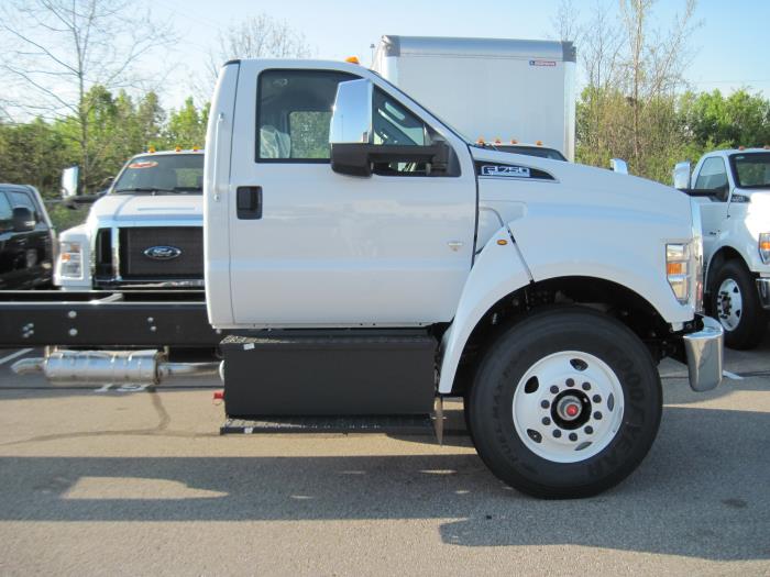2025 Ford F-750-3