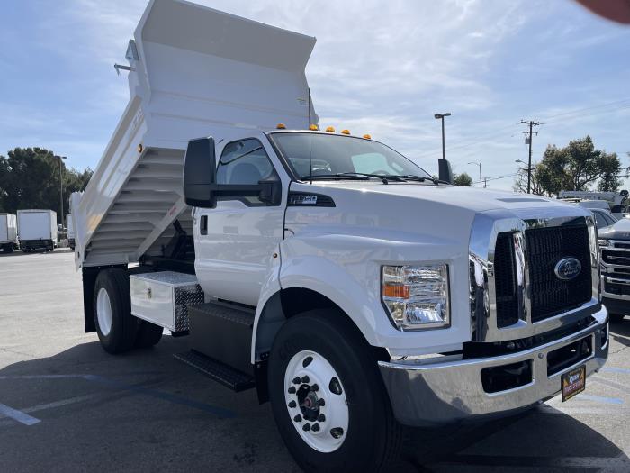 2025 Ford F-650-27