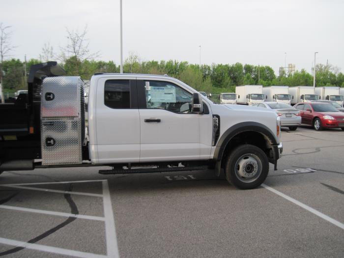 2023 Ford F-550-8