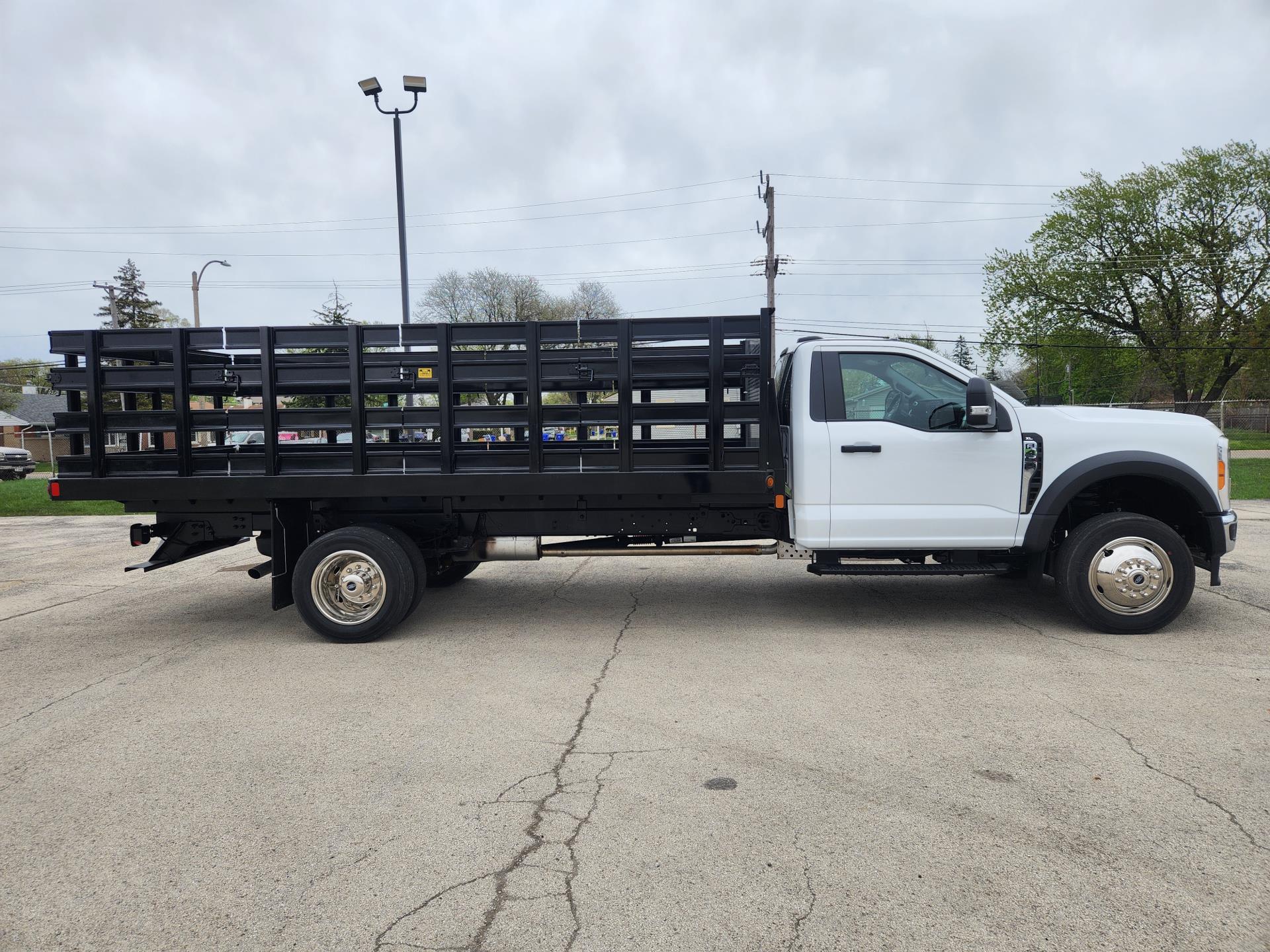 2023 Ford F-450 Regular Cab DRW 4x2, Monroe Truck Equipment Versa-Line Stake Body Stake Bed for sale #1705429 - photo 6