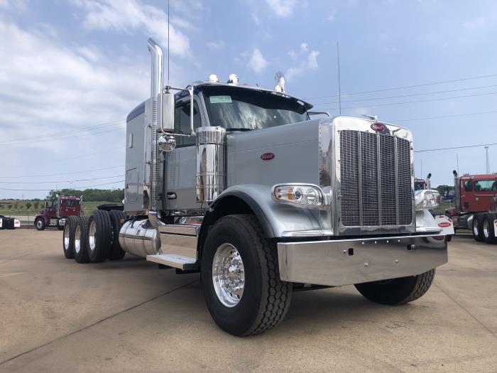 2025 Peterbilt 589-3