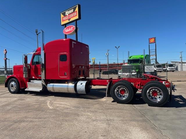 2025 Peterbilt 589-4