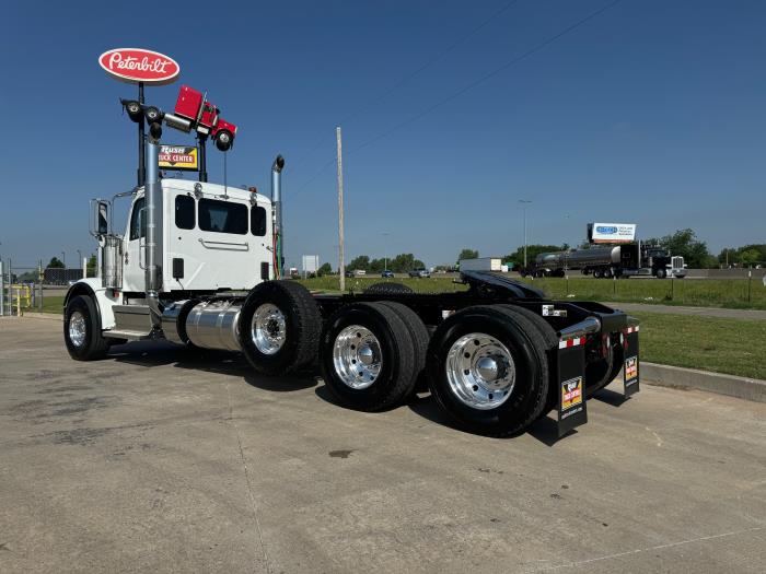 2025 Peterbilt 589-3