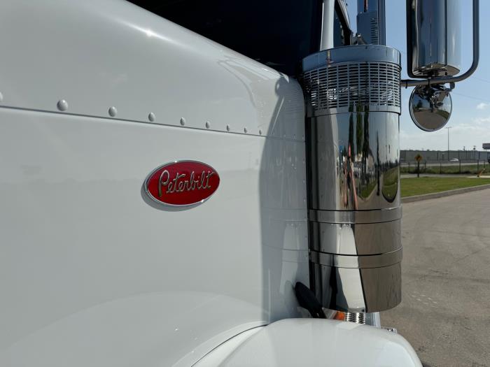 2025 Peterbilt 589-9