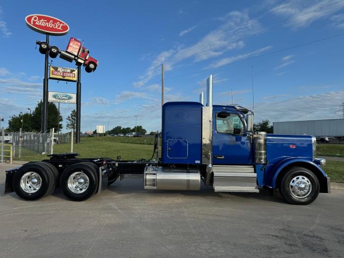 2025 Peterbilt 589-5