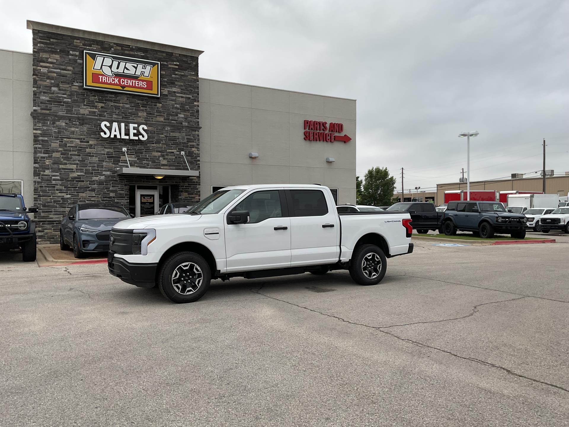 New 2023 Ford F-150 Lightning SuperCrew Cab 4x4, Pickup for sale #1669226 - photo 3