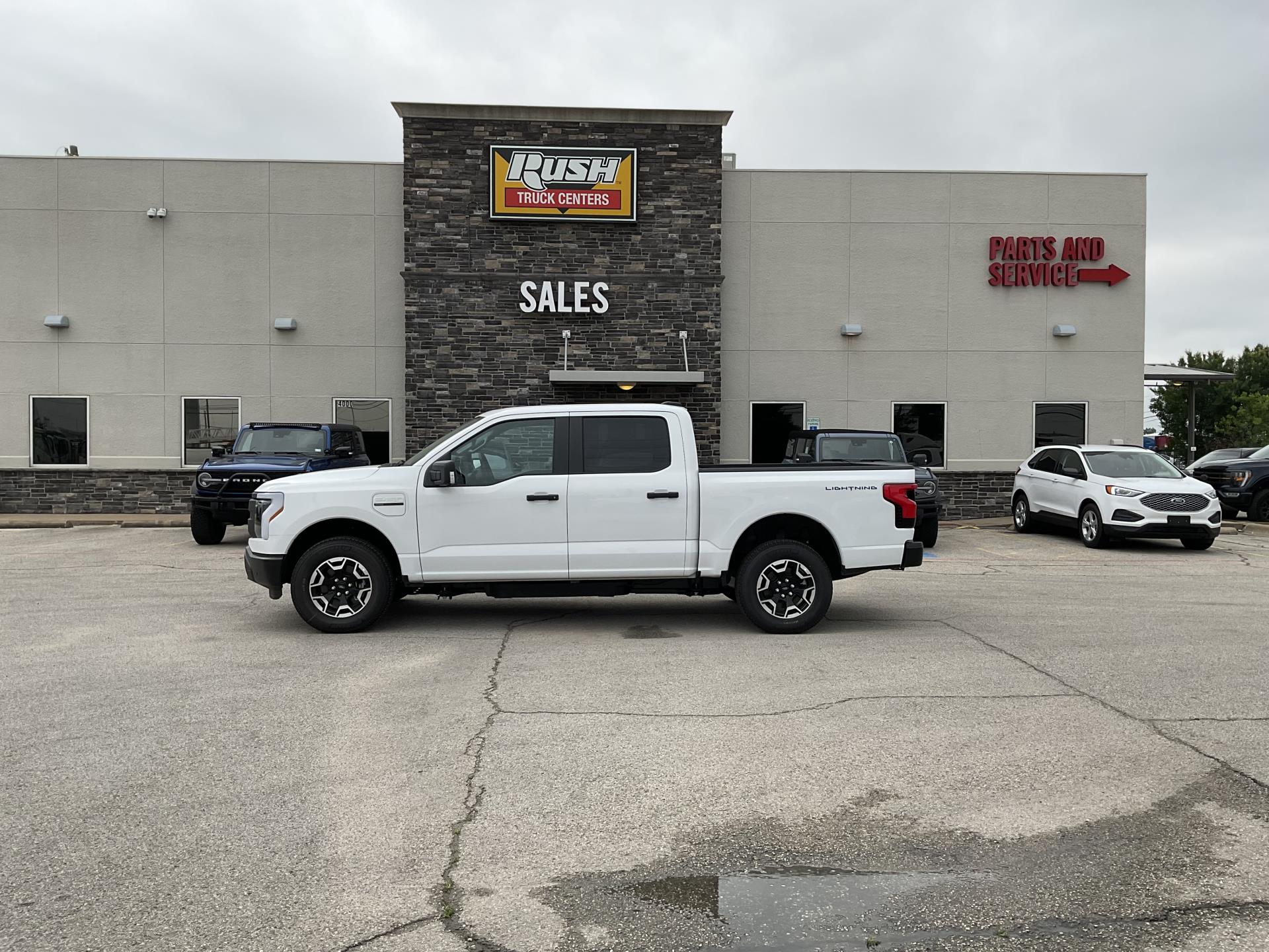 New 2023 Ford F-150 Lightning SuperCrew Cab 4x4, Pickup for sale #1669226 - photo 4