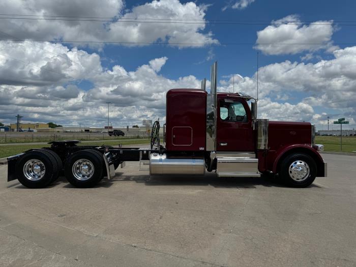 2025 Peterbilt 589-5