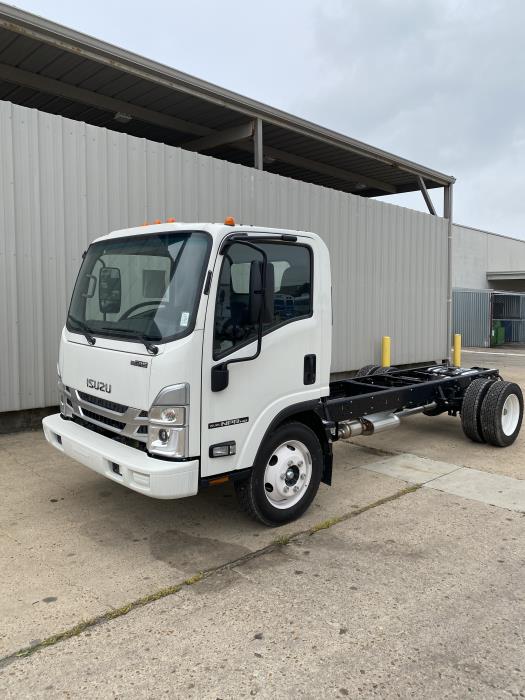 2024 Isuzu NPR-HD-1