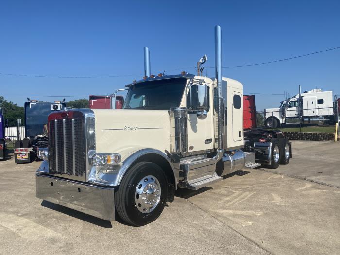 2025 Peterbilt 589-1