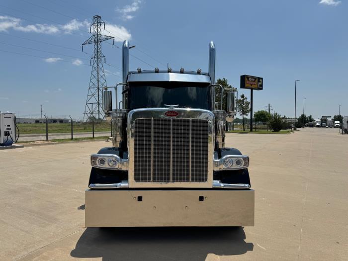 2025 Peterbilt 589-7