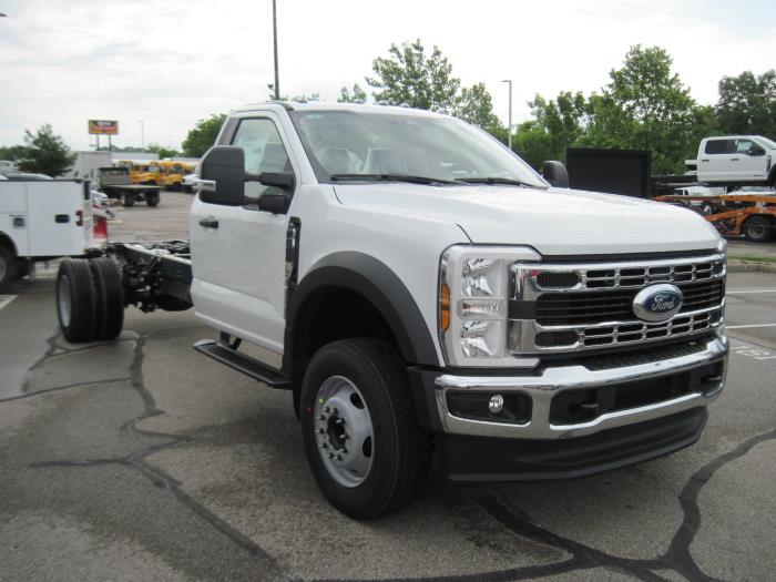2024 Ford F-600-3