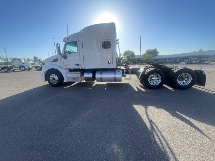 2022 Peterbilt 579-2