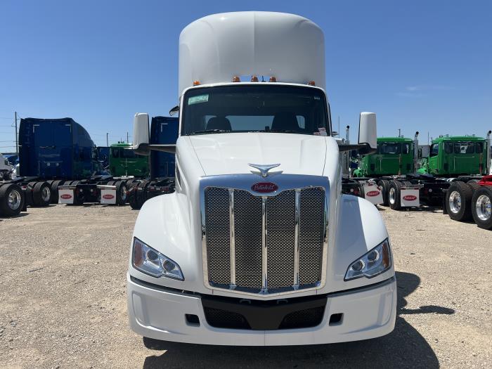 2025 Peterbilt 579-2