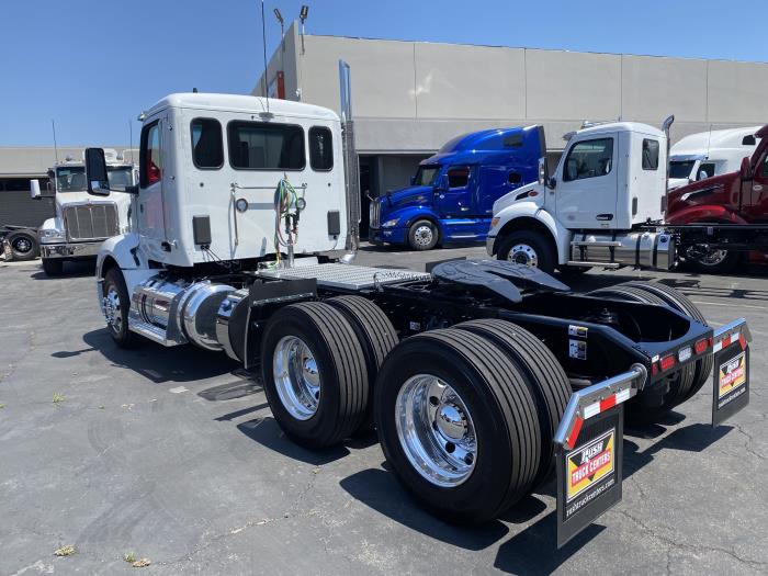 2025 Peterbilt 579-9