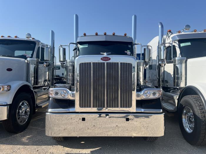 2025 Peterbilt 589-2