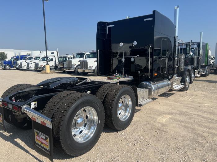 2025 Peterbilt 589-6