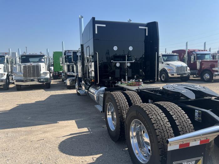 2025 Peterbilt 589-7