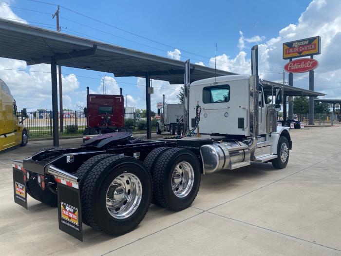 2025 Peterbilt 589-6