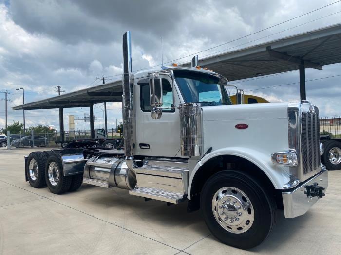 2025 Peterbilt 589-8