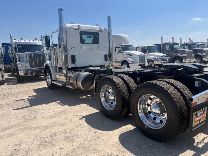 2025 Peterbilt 589-7