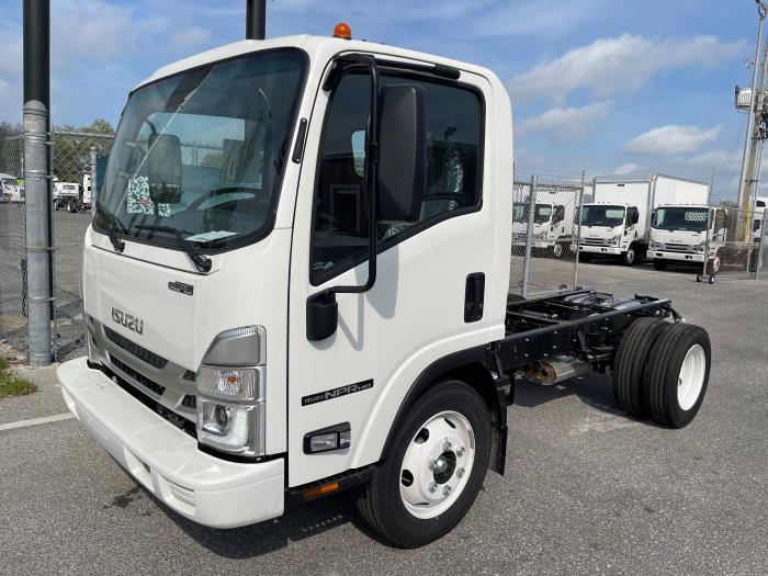 2024 Isuzu NPR-HD-1