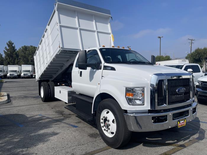 2025 Ford F-650-34
