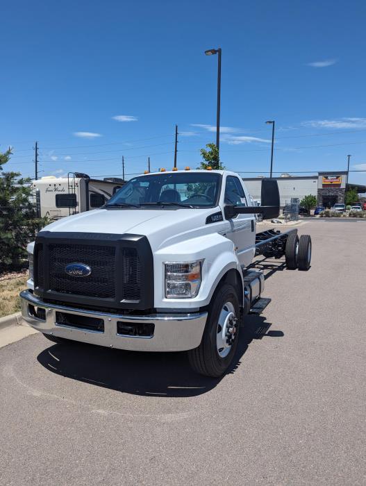 2025 Ford F-750-1