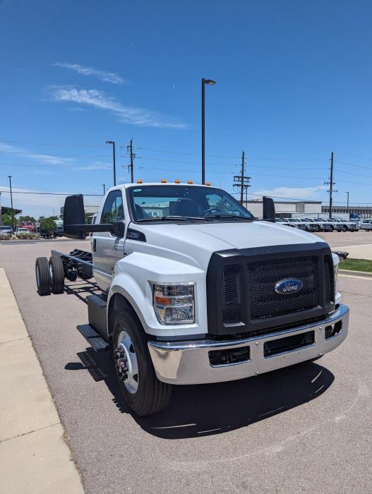 2025 Ford F-750-2