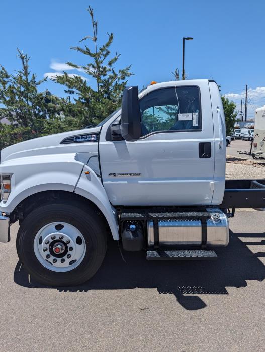 2025 Ford F-750-5