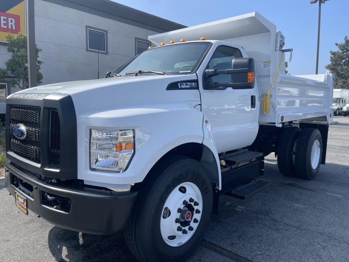 2025 Ford F-750-1