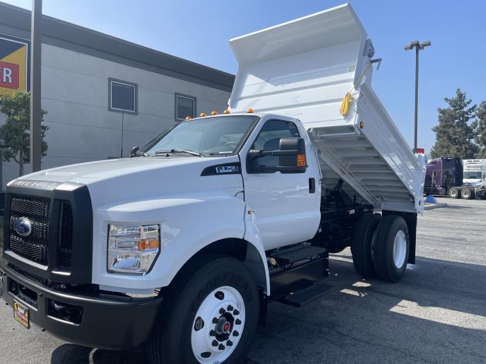 2025 Ford F-750-26