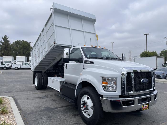 2024 Ford F-650-31