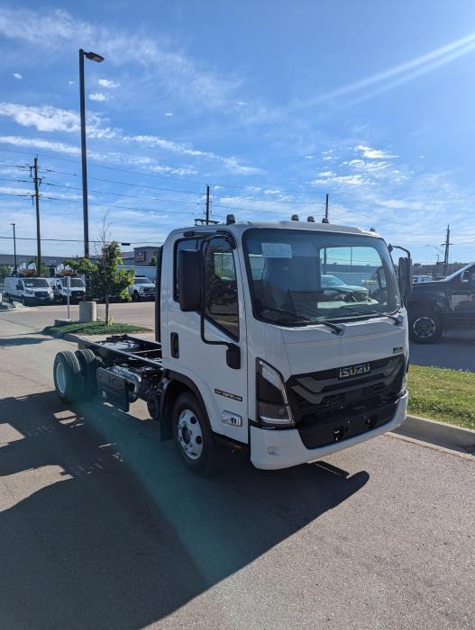 2025 Isuzu NPR-HD-3