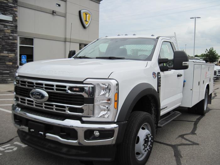 2024 Ford F-550-1