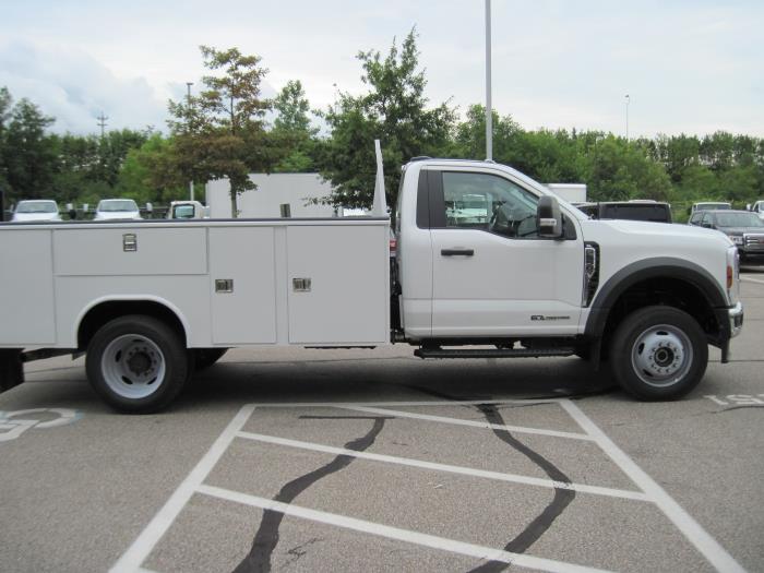 2024 Ford F-550-9