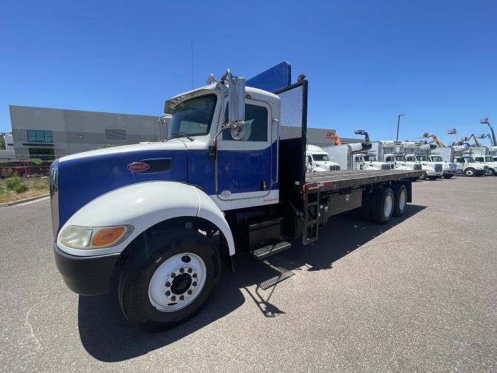 2016 Peterbilt 348-1