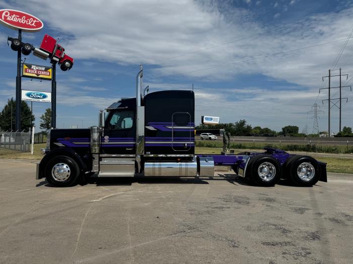 2025 Peterbilt 589-2