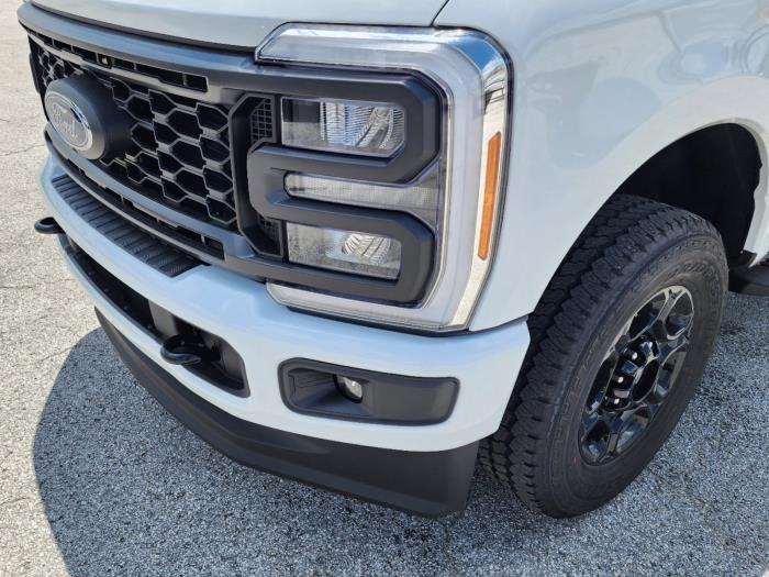 2023 Ford F-350-9
