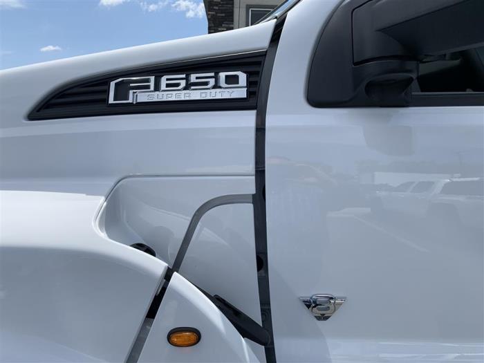 2025 Ford F-650-14